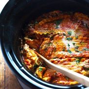 Super Easy Skinny Veggie Crockpot Lasagna - a handful of simple ingredients for a healthy family dinner. | https://bio-research.report
