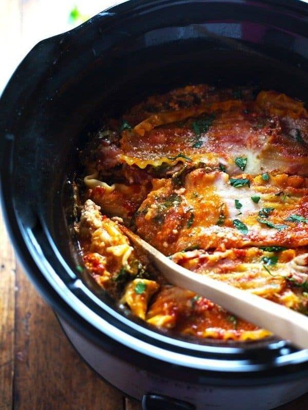 Super Easy Skinny Veggie Crockpot Lasagna - a handful of simple ingredients for a healthy family dinner. | https://bio-research.report