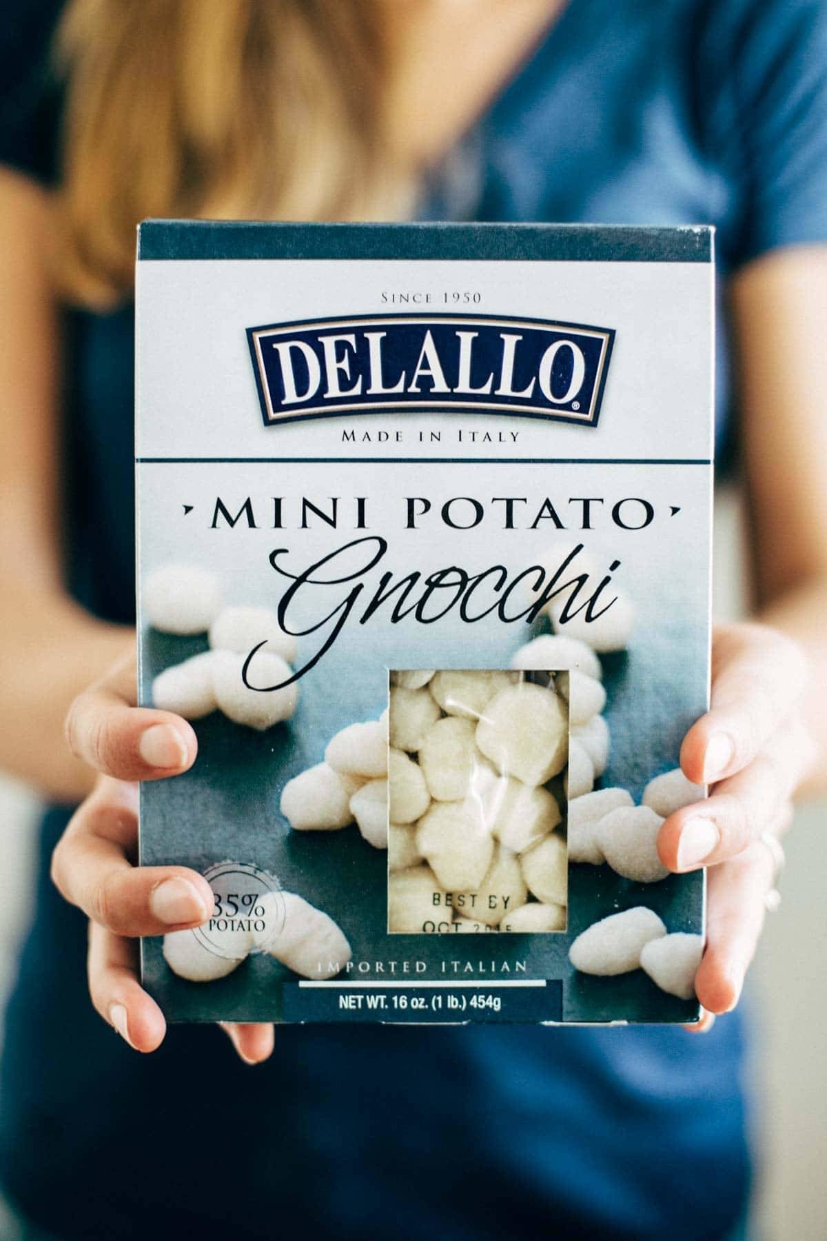 Mushroom Gnocchi with Walnut Pesto and Arugula - a vegetarian bowl that's made with familiar ingredients. Comes together in 30 minutes or less! | pinchofyum.com Mushroom Gnocchi with Walnut Pesto and Arugula - a vegetarian bowl that's made with familiar ingredients. Comes together in 30 minutes or less! | pinchofyum.com